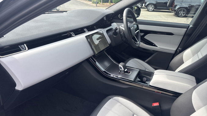Land Rover Range Rover Evoque 1.5 P270e Dynamic SE 5dr Auto Hatchback - Image 38